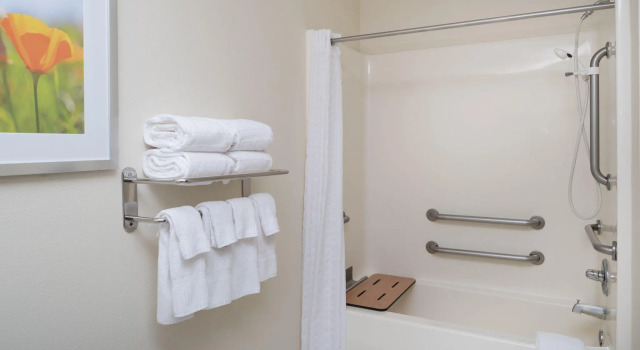 Двухместный люкс c 1 комнатой Candlewood Suites Olympia - Lacey by IHG