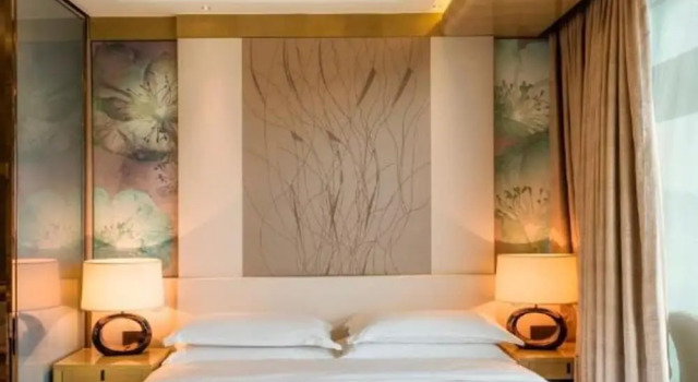 Двухместный номер Standard с балконом Sheraton Huzhou Taihu Lake Hot Spring Resort & Spa