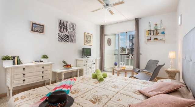 530 Big Studio with Terrace, Забронировать Отель Отели Плайя-де-лаc-Америкас с парковкой, рядом с Лос-Христианос, Парковка