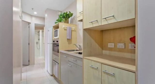 Апартаменты Uptown Two Bedroom Apartment With The Essentials