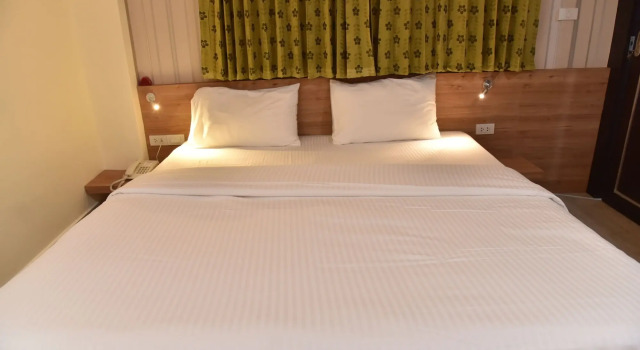 Rose Nana Hotel