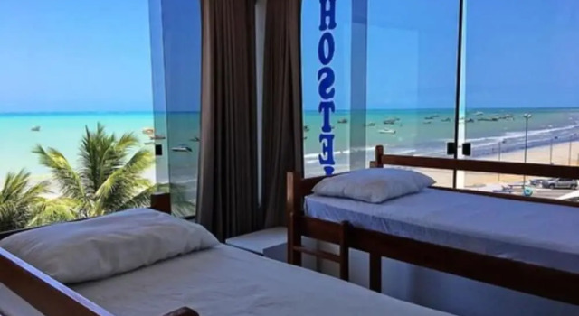 Кровать в общем номере с 4 комнатами рядом с пляжем Maraga Beach Hostel