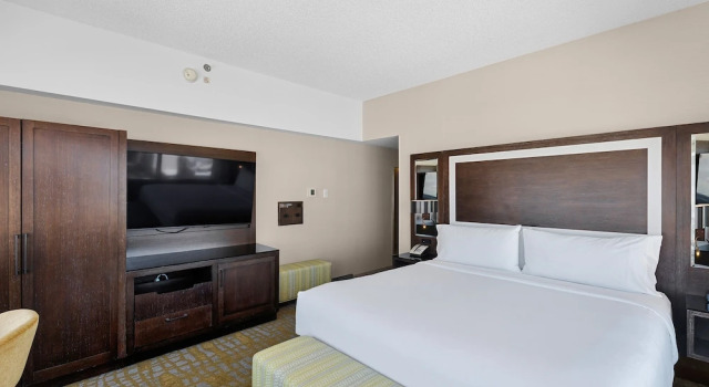 Двухместный номер Premium Holiday Inn San Francisco - Golden Gateway newly renovated with No Resort Fee
