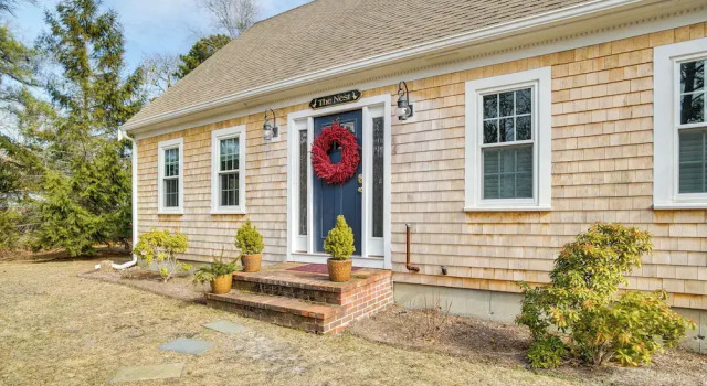 Коттедж 1 Mi to Sand! Mid-cape Chatham w/ Furnished Deck