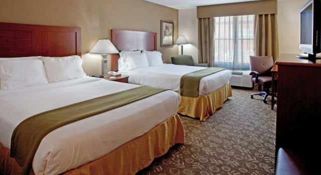 Holiday Inn Express Chapel Hill by IHG, Забронировать Отель Дарем Raleigh-Durham Metropolitan Area