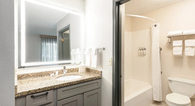 Люкс Candlewood Suites Eagan - Mall of America Area by IHG