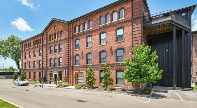 Studio w/ Pool Access: 2 Mi to Downtown Nashville!, Забронировать Апартаменты/квартира Отели Нэшвилл с парковкой, рядом с Медицинский колледж Мегарри, Парковка