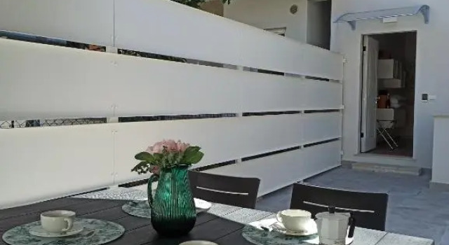 Colleoni 19 Parigi, Appartamento al mare 42 mq con corte e parcheggio moto privato, Rezervovat Apartmán Civitanova Marche 