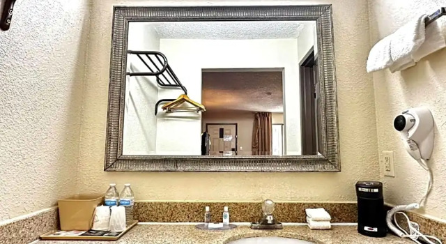Номер Standard Days Inn & Suites by Wyndham Bossier City LA Shreveport