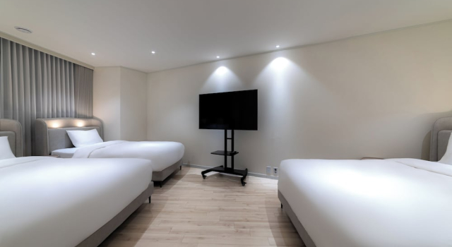 Трёхместный семейный люкс Hotel Modak Namdaemun