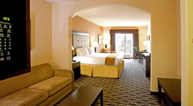 Номер Standard Holiday Inn Express Beeville