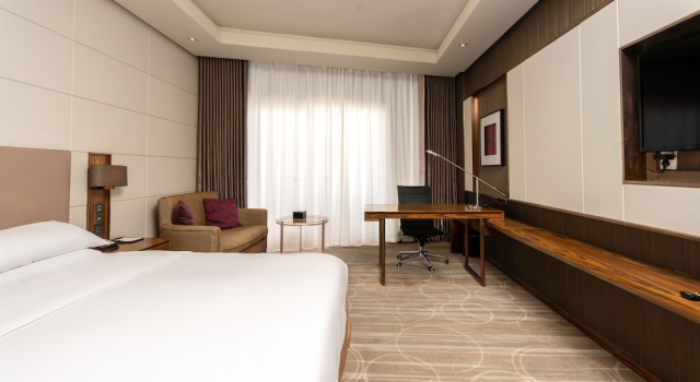 Номер Standard с балконом Crowne Plaza Kunming City Centre by IHG