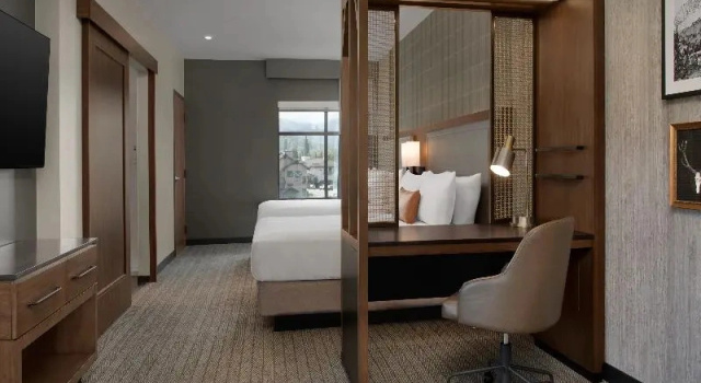 Четырёхместный люкс SpringHill Suites by Marriott Steamboat Springs
