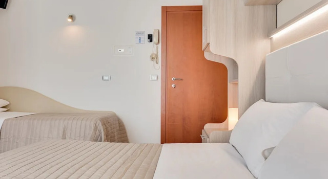 Hotel Astoria, Забронировать Отель Отели Гаттео-а-Маре с бассейном, Бассейн