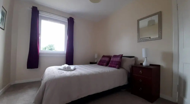House-3br-garden-parking-near Inverness Castle, Забронировать Дом для отпуска Отели Инвернесс с парковкой, рядом с Природный заповедник Меркинч, Парковка