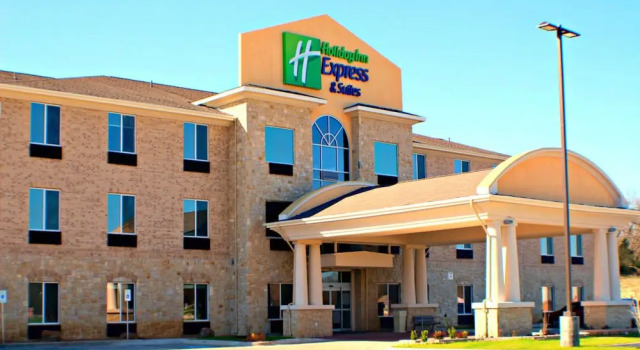 Holiday Inn Express & Suites Bonham