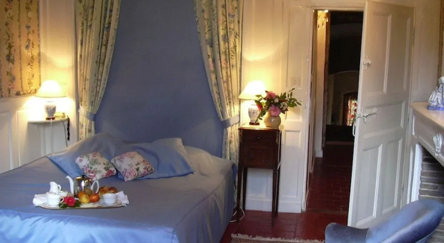 Manoir du Vaumadeuc- chambres au chateau, Varaa Hotelli Hotellit Côtes-d'Armor pysäköinnillä, Pysäköinti