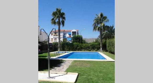Апартаменты Happy Holiday Home! 2 pools - Walk to Town & Beach