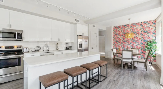 Апартаменты Comfort California Building