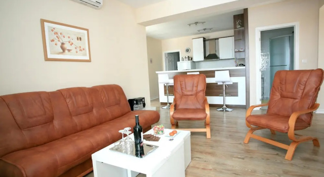 Villa With 4 Bedrooms in Brac, With Wonderful sea View, Private Pool,, Rezerwuj Willa Hotele SPA w Split Region, SPA