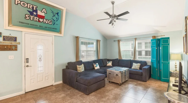 Boogie Board Bungalow - Pet Friendly! Private Pool!