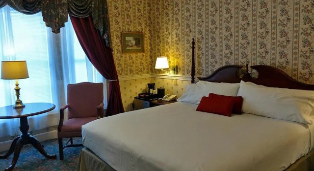 Номер Superior Thayers Inn