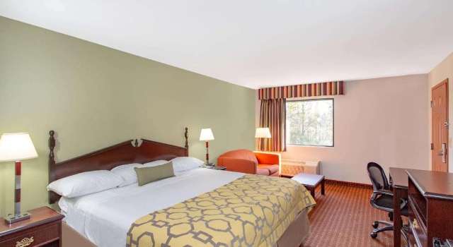 Двухместный люкс Deluxe Baymont by Wyndham Midway Tallahassee
