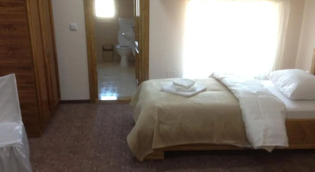 Hotel Adial, Varaa Motelli Hotellit Carpathians - Romania uima-altaalla, Uima-allas