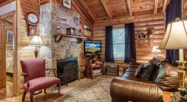 ER44 - Rising Eagle - Great Location! Close To Town! cabin, Забронировать Дом для отпуска Пиджен-Фордж Great Smoky Mountains National Park, рядом с Wear Farm City Park