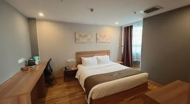 Люкс Business Sifeng Hotel (Shangqiu High-Speed Railway Station Diyi Mall)