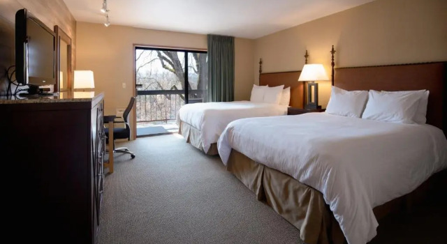 Deluxe firedobbelt værelse med flodudsigt Riverside Inn