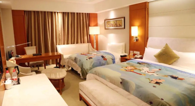Семейный номер Standard Huaguoshan Hotel