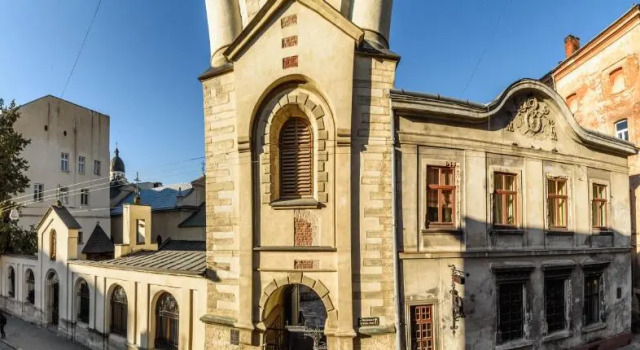 Zdesj Zhivet Schastje, Забронировать Отель Львов Львовская область, рядом с Бернардинский Монастырь