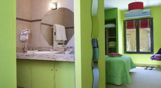 Номер Standard Logis hôtel Ô en Couleur