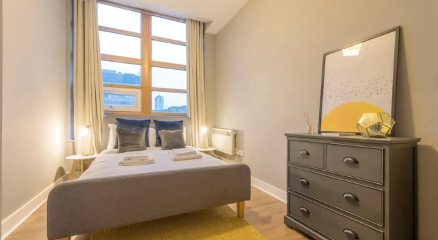 2 Bedroom Apartment Near Manchester Victoria, Забронировать Апартаменты/квартира Апартаменты Манчестера, рядом с Станция Manchester Oxford Road, Апартаменты/квартира
