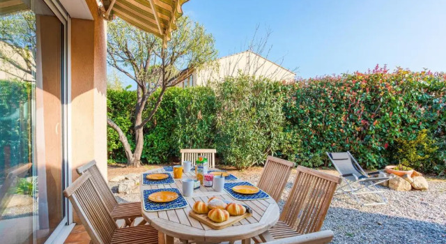Вилла VILLA CLEMENTINIERS VI4266 By Riviera Holiday Home