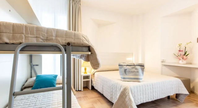 Трёхместный номер Superior с балконом Hotel Raffaello