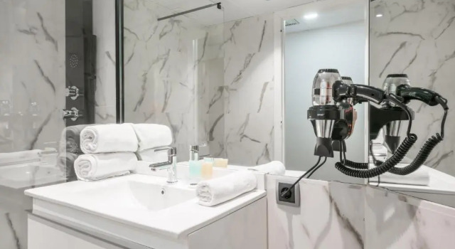 Четырёхместный номер Standard Hotel Sansi Park
