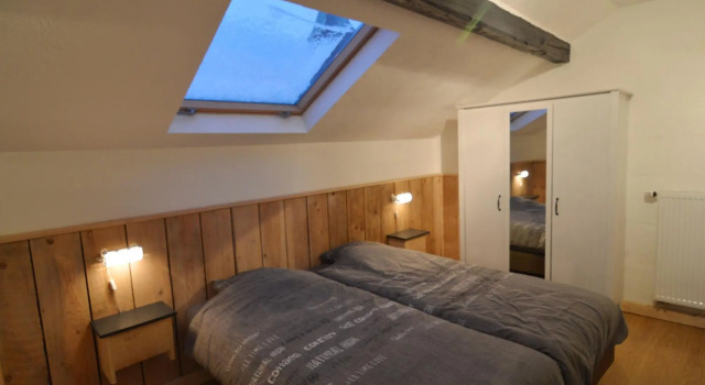 Modern Holiday Home in Sourbrodt with Private Pool, Rezervovat Hotel Hotely v Lutych s parkováním, Parkování