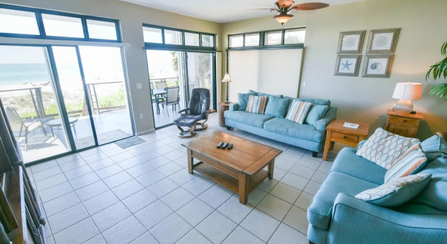 The Beach Front Apartment 3