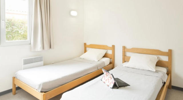 Village Les Abricotiers, Rezerwuj Hotel Hotele w Vermillion Coast z basenem, Basen