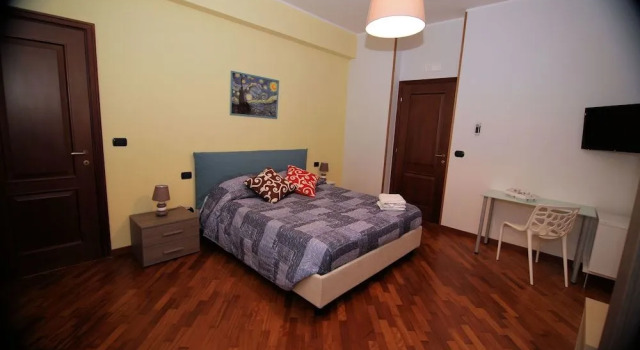 Casa Vittoria, Prenota Bed & breakfast Napoli Campania, vicino a Ospedale Monaldi