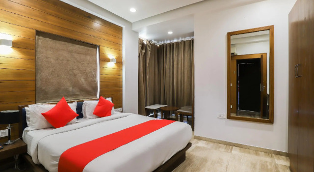 OYO 79456 Collection O Hotel Kyra, Rezervovat Hotel Hotely v Gujarat s parkováním, Parkování