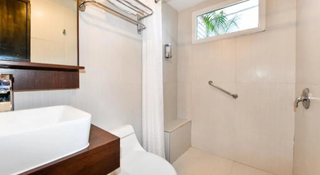 Люкс с 2 комнатами Отель Voco Surfside Aruba 