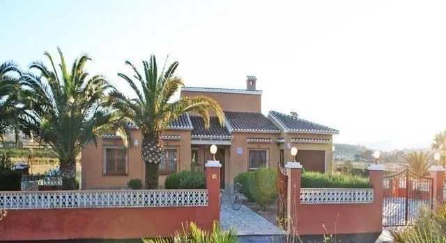Villa Lucia, Забронировать Вилла Отели в центре Теулада, в центре