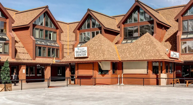 New Listing! Large Ski-in/ski-out: Pool & Hot Tub 1 Bedroom Condo