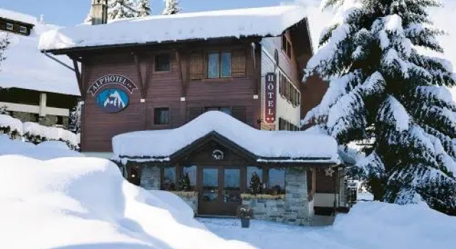 Alp-Hôtel, Забронировать Отель Отели Межев с парковкой, рядом с Горнолыжный подъемник Мутели, Парковка