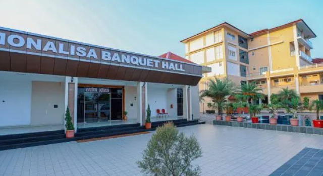 Gautam Hotel, Dhanusa, Забронировать Отель Бизнес-отели провинции Мадхеш, 4* 5*