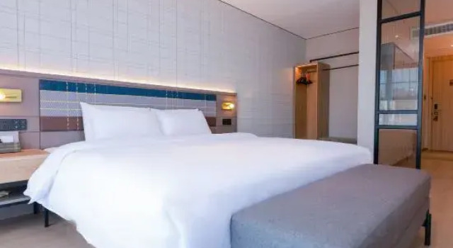 Двухместный люкс Homeinn Plus Hotel (Yantai University Yantai International Expo Center Store)