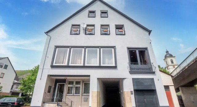 Коттедж Holiday Home for Groups in Kinheim
